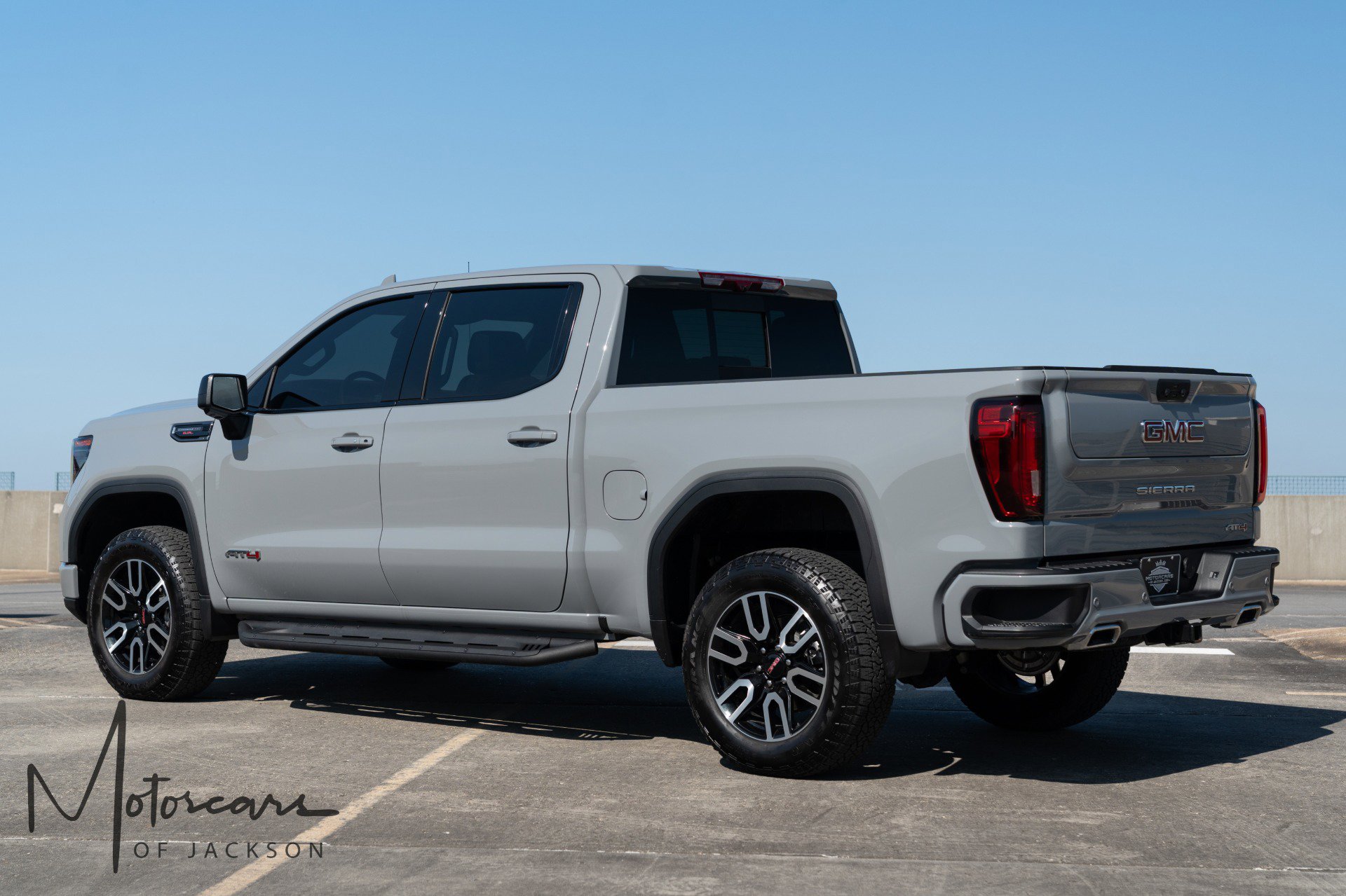 Used 2025 GMC Sierra 1500 AT4 w/ AT4 Premium Package image 9