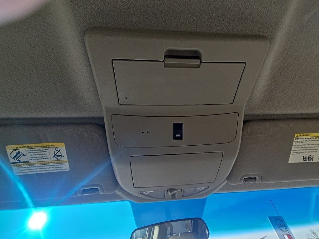 Used 2015 Nissan Titan SV w/ SV Value Truck Package image 23