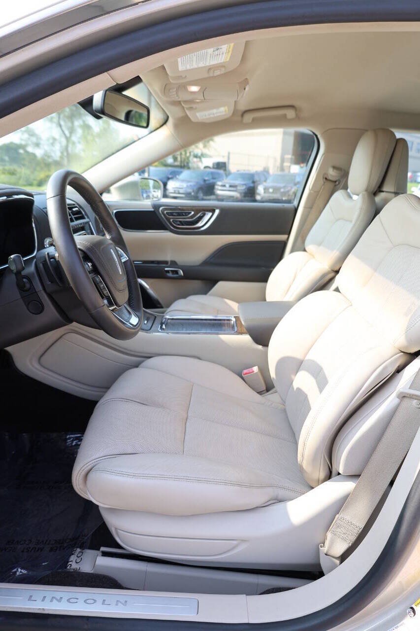 Used 2017 Lincoln Continental Select FWD image 13