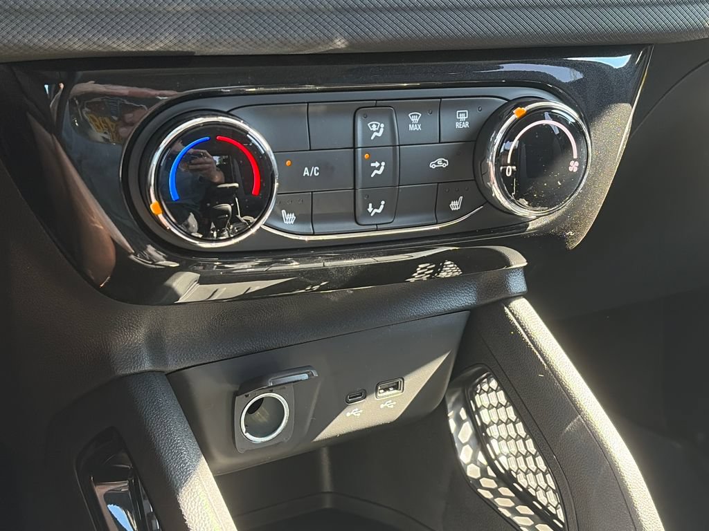 New 2026 Chevrolet TrailBlazer LT w/ Midnight Edition FWD image 19