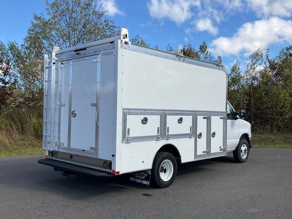 New 2026 Ford E-450 and Econoline 450 Super Duty w/ Power Equipment Group RWD image 33