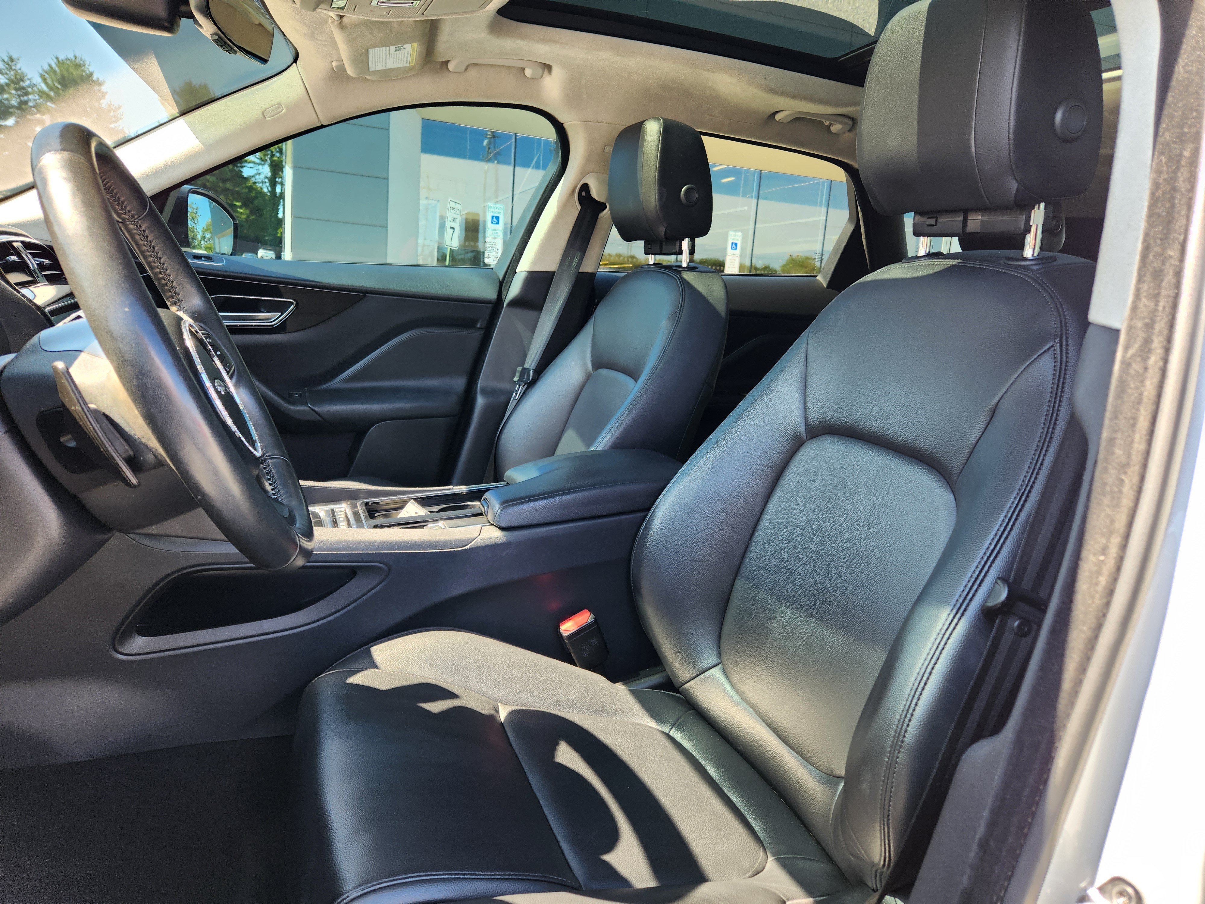 Used 2020 Jaguar F-PACE Premium AWD/4WD image 10