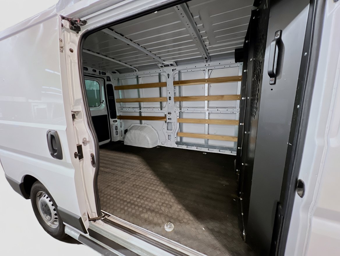 Used 2025 RAM ProMaster 2500 w/ U-Haul Equipment Group FWD image 17