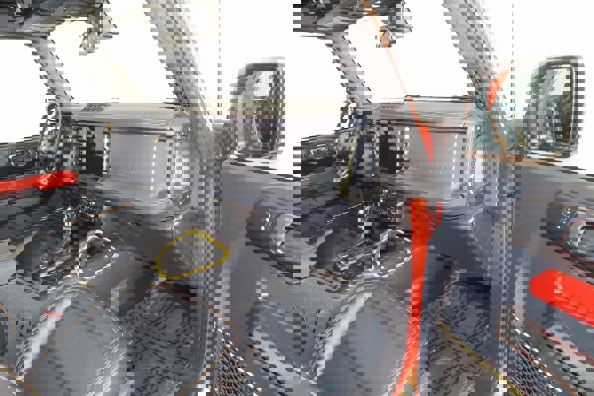 Used 2024 Ford Bronco Badlands image 44