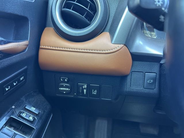 Used 2017 Toyota RAV4 Limited AWD/4WD image 23