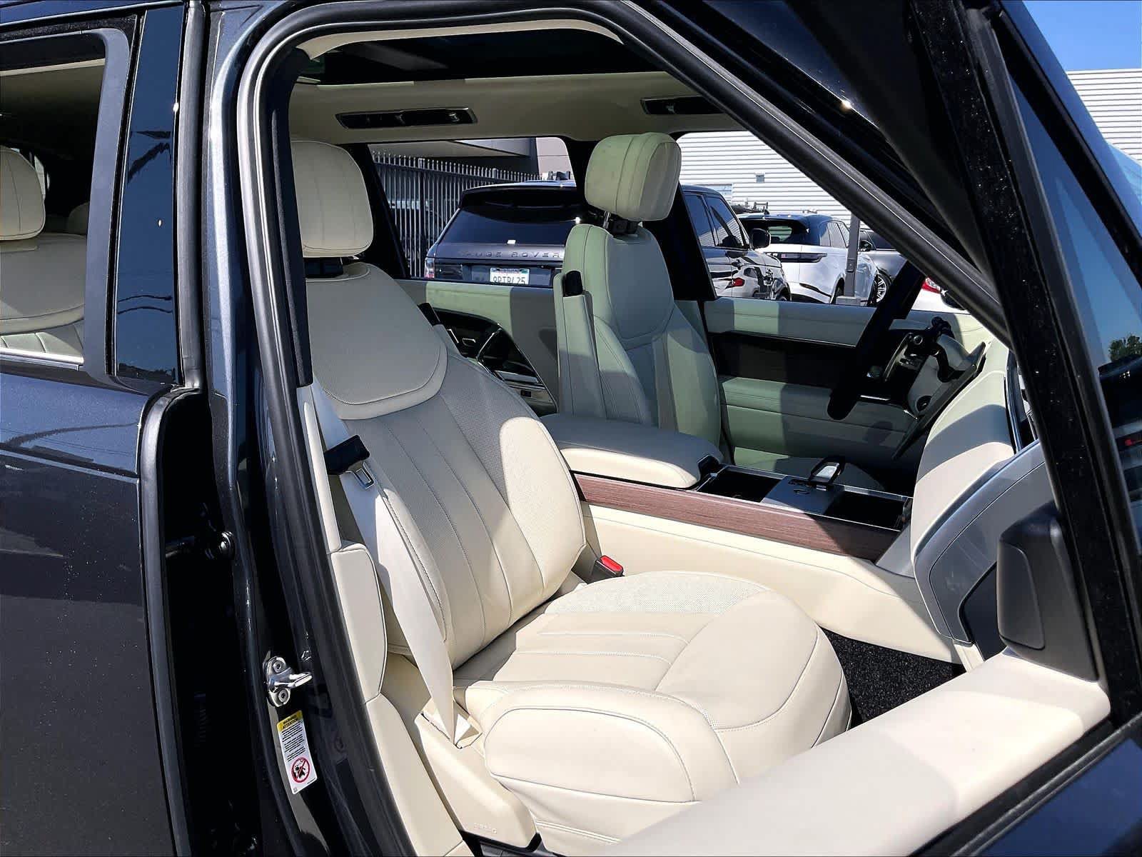New 2026 Land Rover Range Rover Long Wheelbase SE AWD/4WD image 31