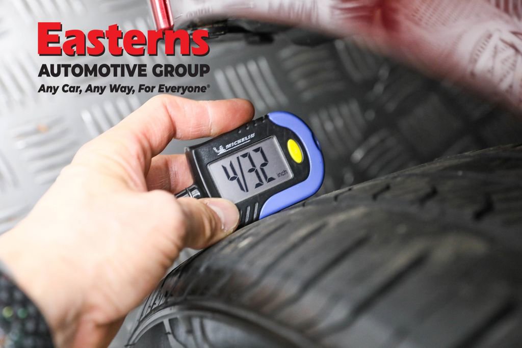 Used 2023 Chrysler 300 S image 29