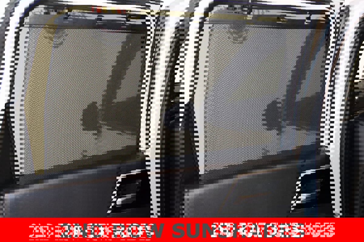 Used 2024 Mitsubishi Outlander 4WD Plug-In Hybrid image 17