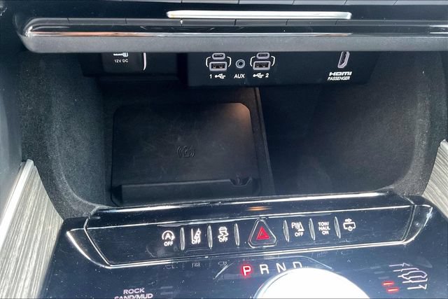 Used 2022 Jeep Wagoneer Series III w/ Premium Group I AWD/4WD image 29