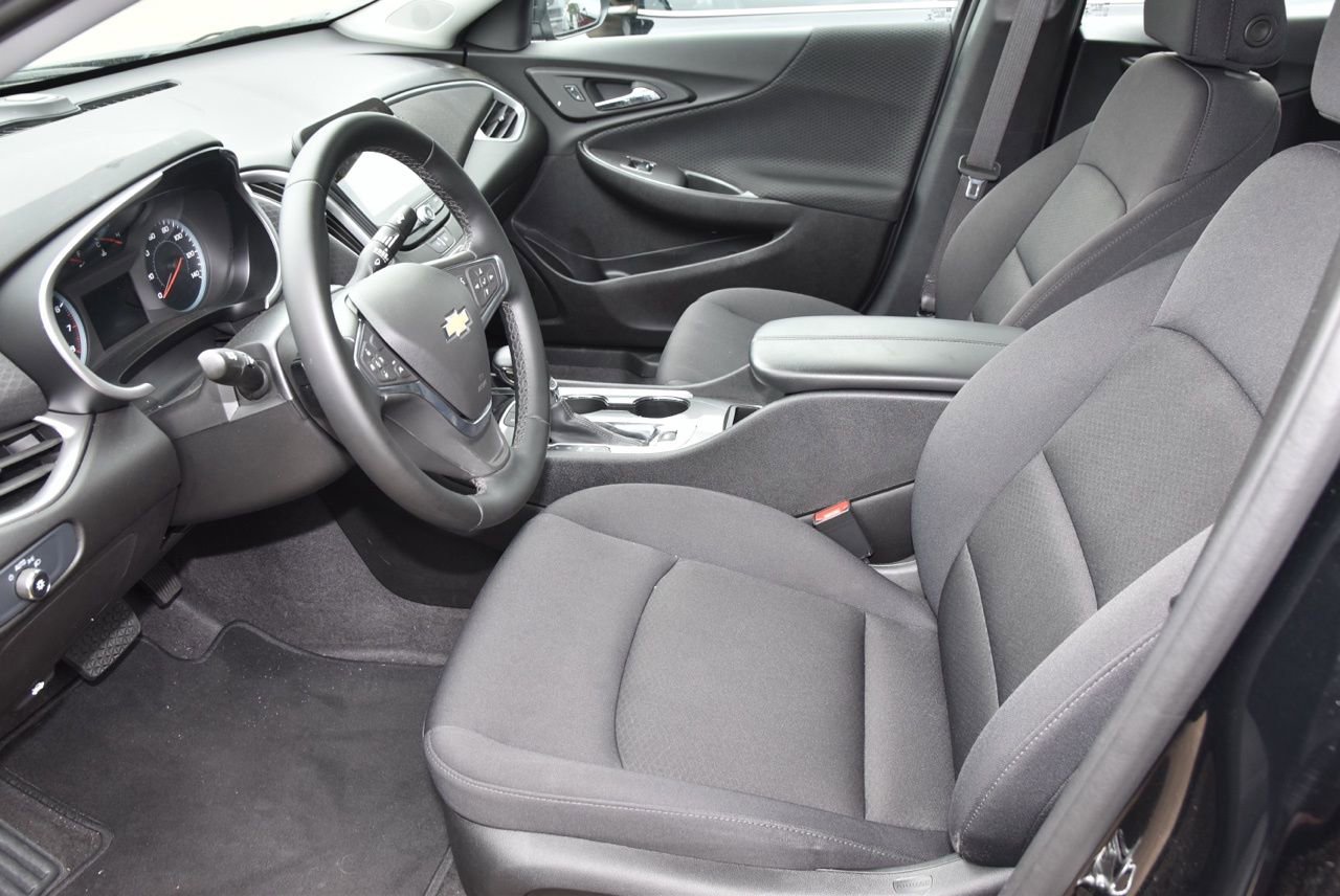 Used 2025 Chevrolet Malibu LT w/ Midnight Edition image 10