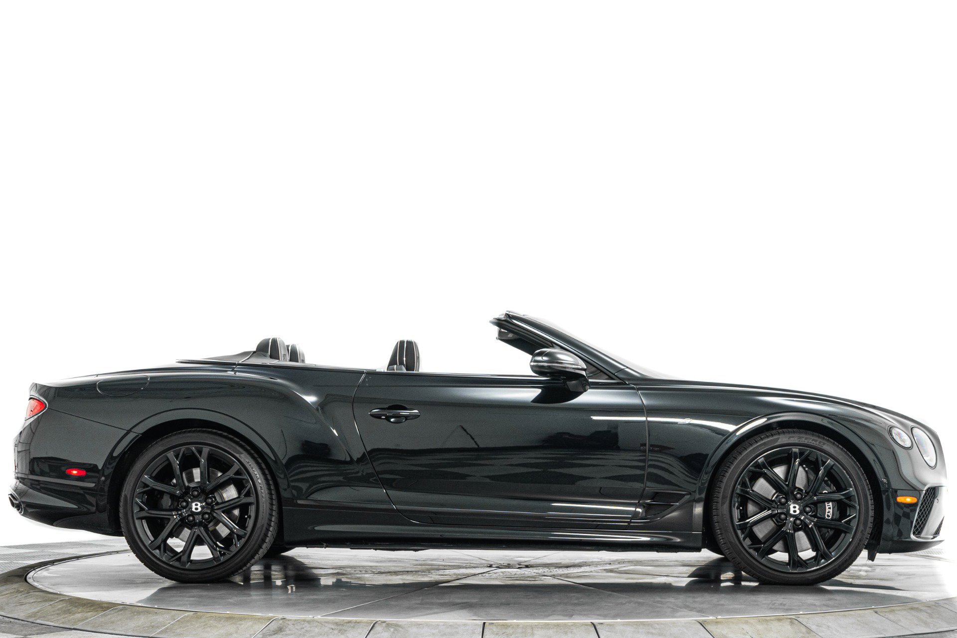 Used 2023 Bentley Continental GT V8 image 50