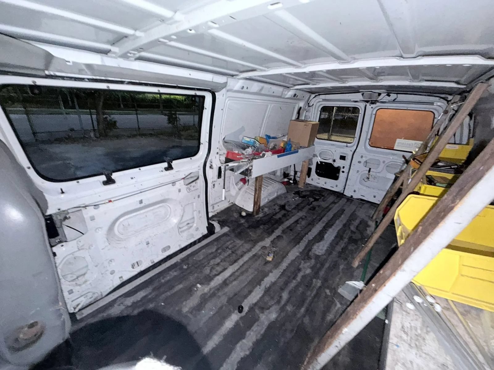 Used 2006 Ford E-250 and Econoline 250 RWD image 17