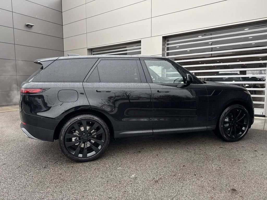 New 2026 Land Rover Range Rover Sport SE image 7