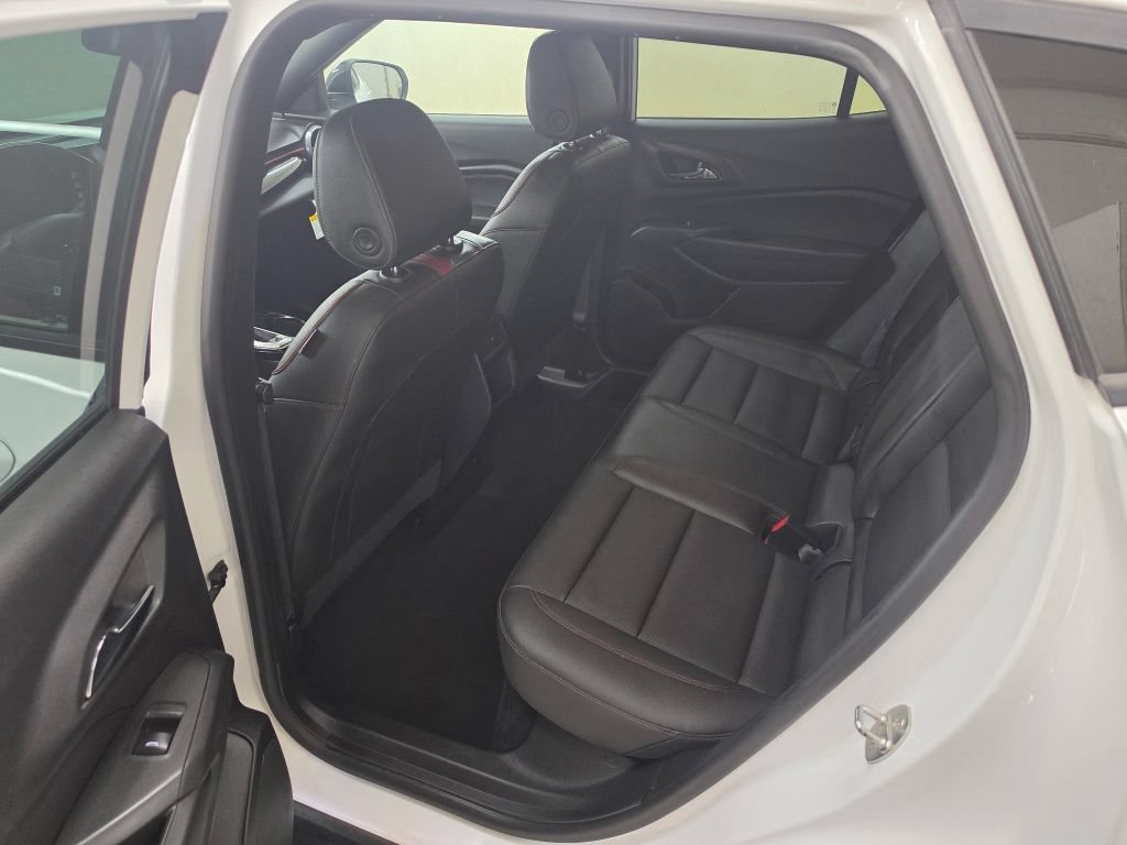 Used 2024 Chevrolet Trax RS FWD image 8