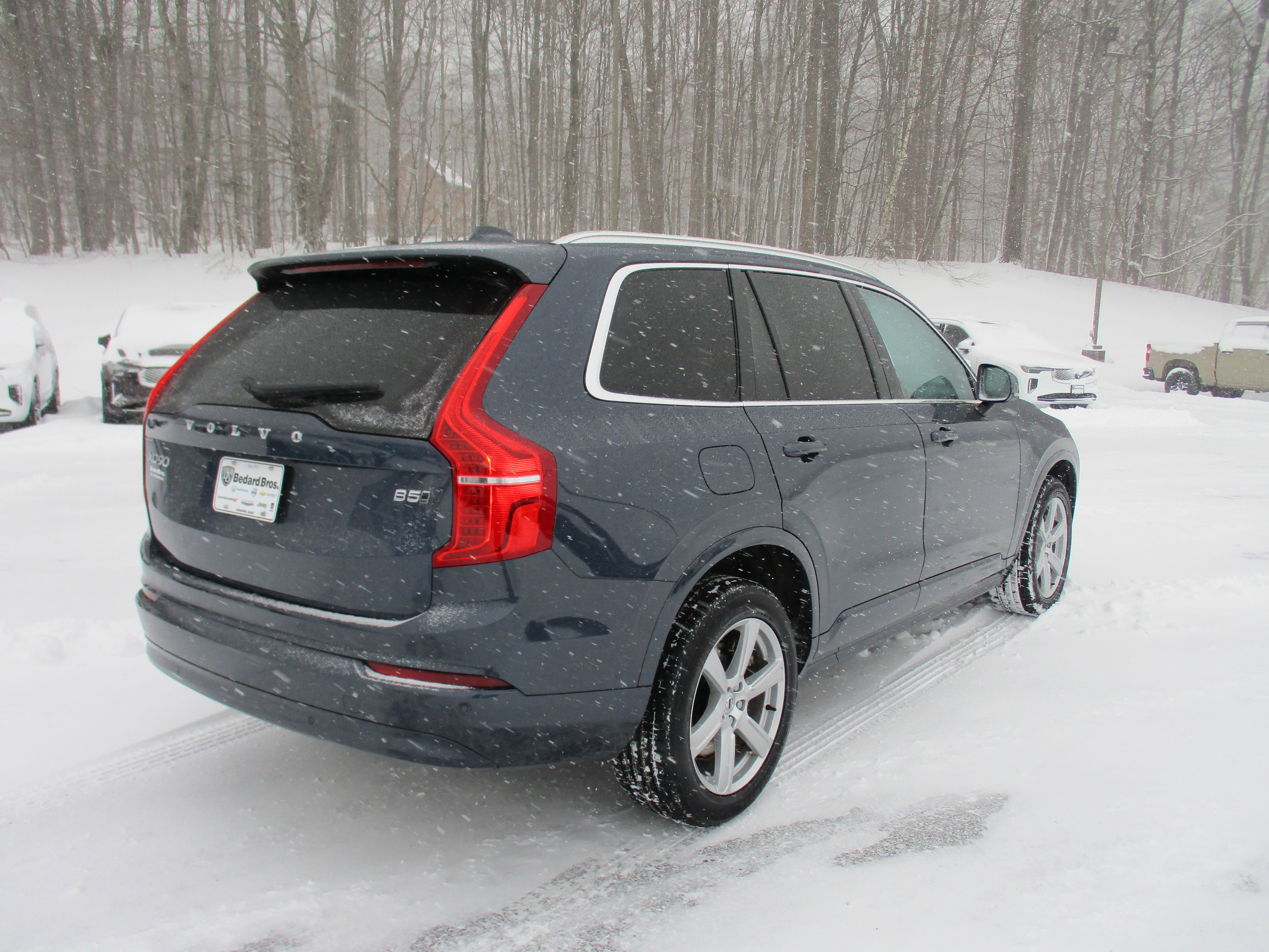 Certified 2023 Volvo XC90 B5 Core w/ Climate Package image 5