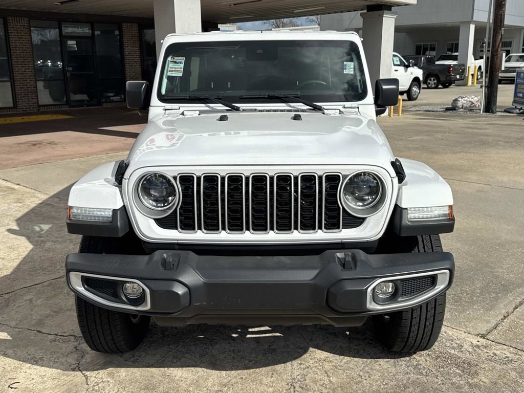 Used 2024 Jeep Wrangler Sahara image 3