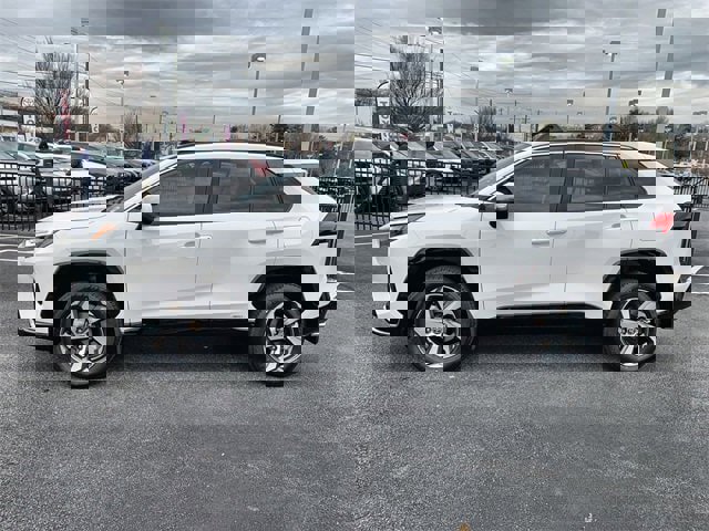 New 2025 Toyota RAV4 SE image 5