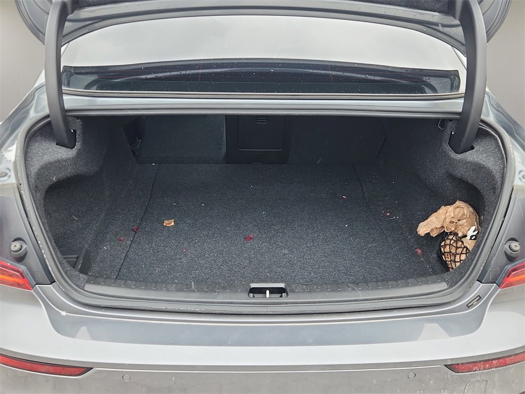 Used 2019 Volvo S60 T6 R-Design image 21