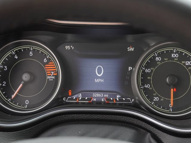 Used 2019 Jeep Cherokee Limited FWD image 32