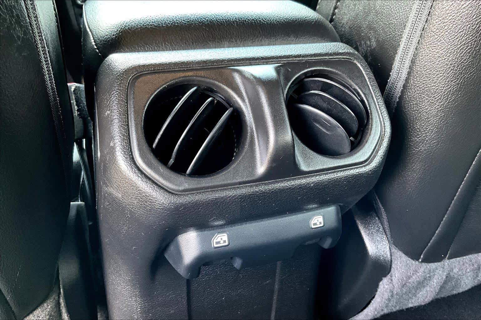 Used 2021 Jeep Wrangler Unlimited Sport AWD/4WD image 31