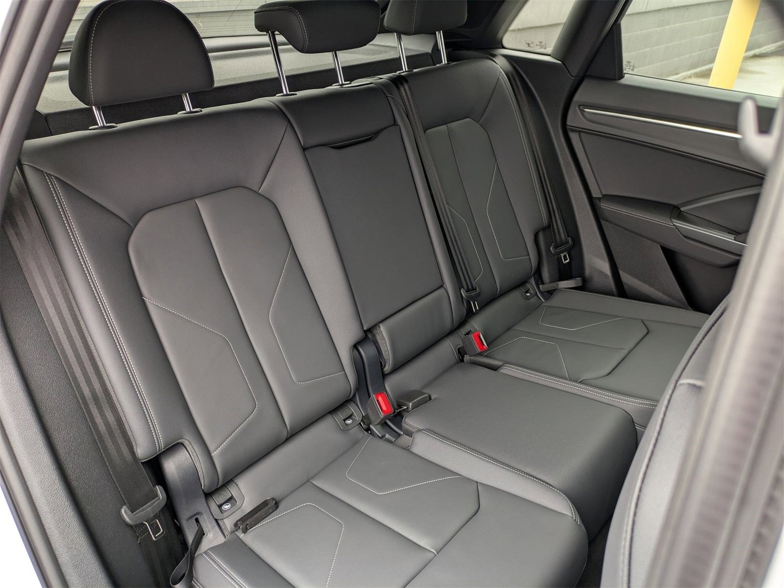 New 2025 Audi Q3 2.0T Premium image 11