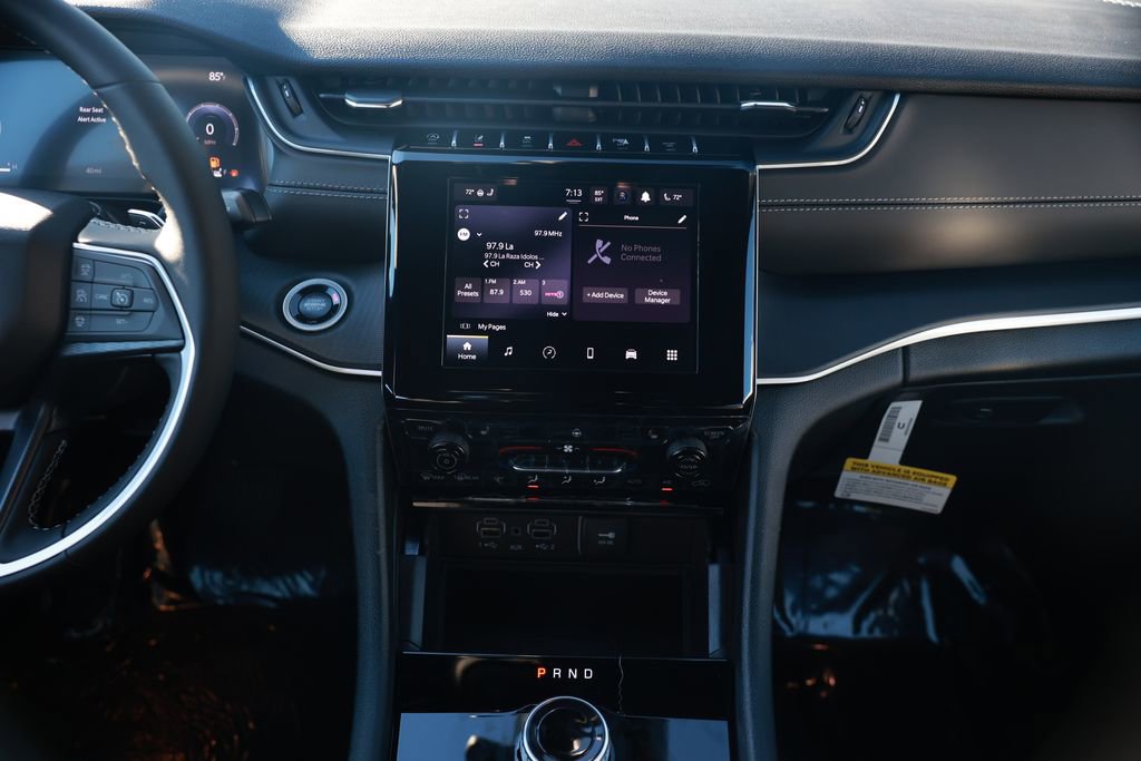 New 2025 Jeep Grand Cherokee Altitude image 23