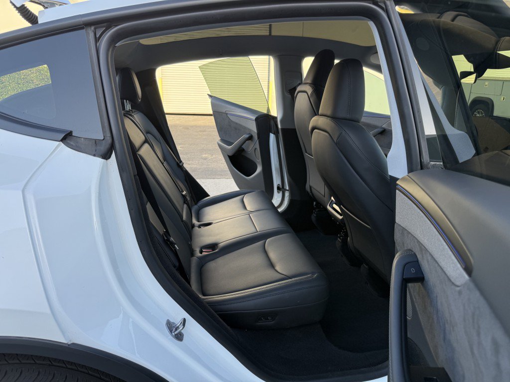 Used 2026 Tesla Model Y Long Range RWD image 14