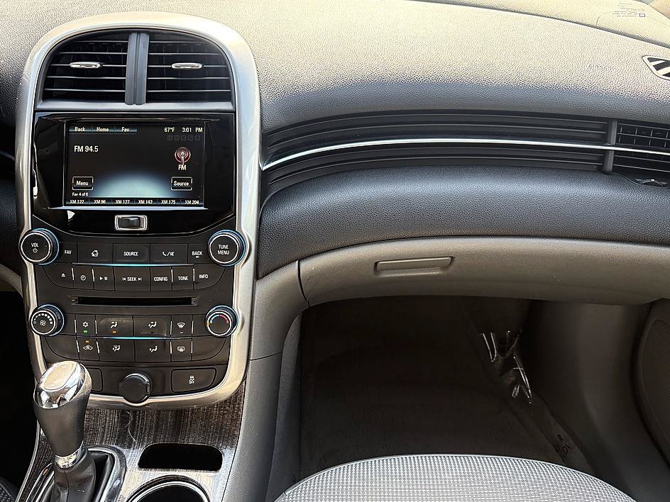 Used 2015 Chevrolet Malibu LT w/ Power Convenience Package FWD image 14