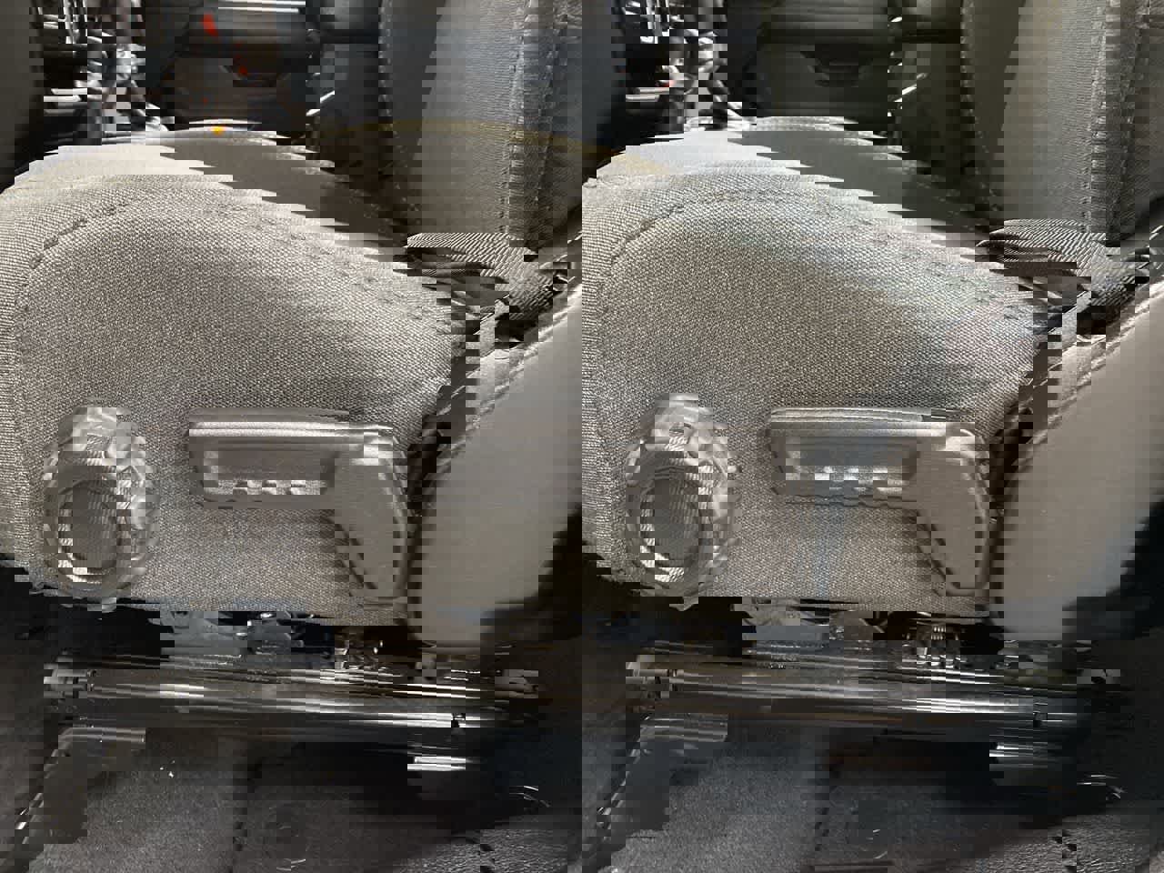 Used 2025 Jeep Wrangler Sahara image 14