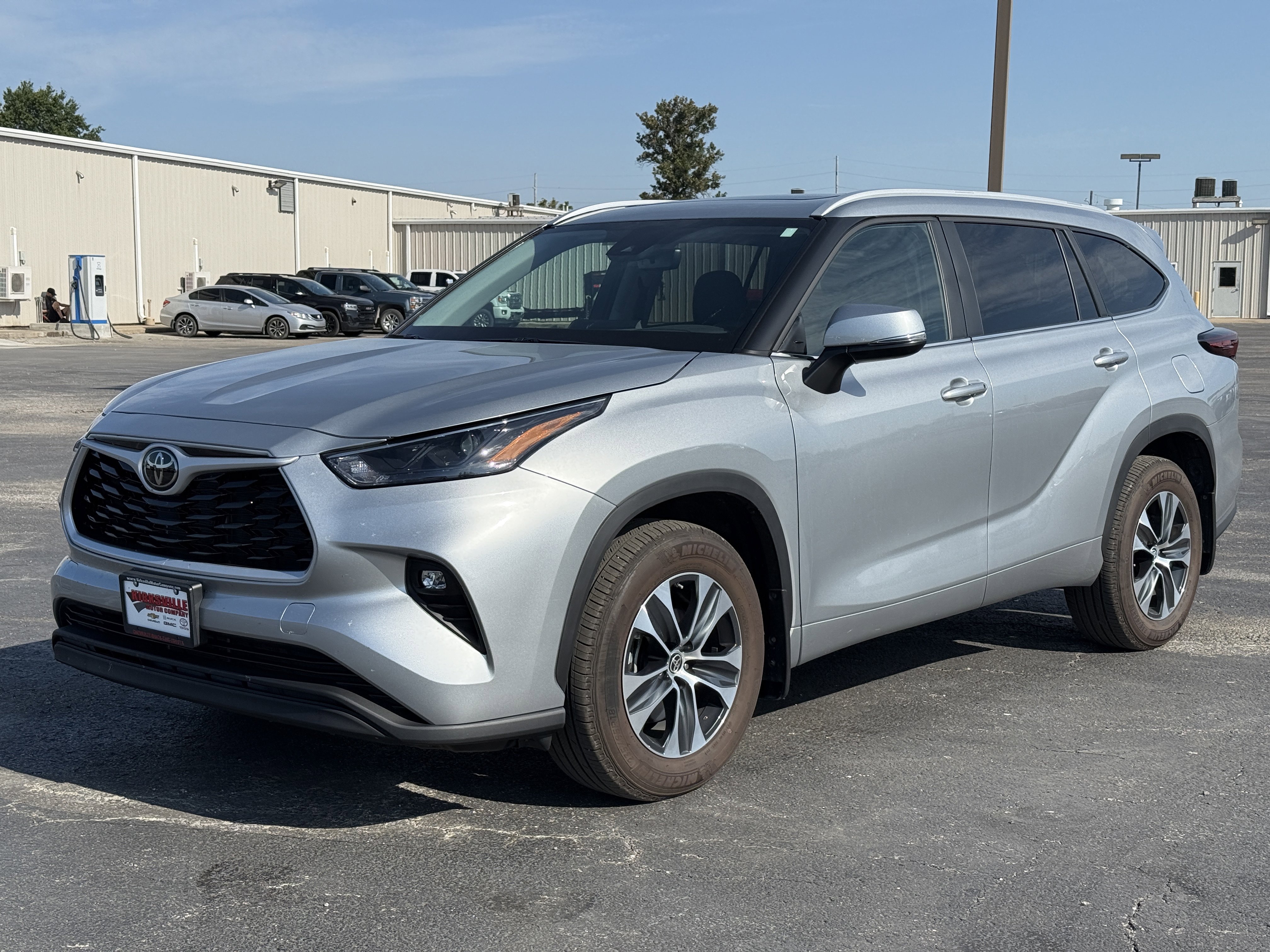 Used 2024 Toyota Highlander XLE image 7