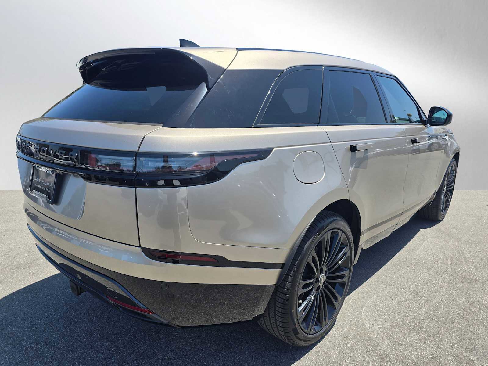 Certified 2026 Land Rover Range Rover Velar Dynamic SE image 5
