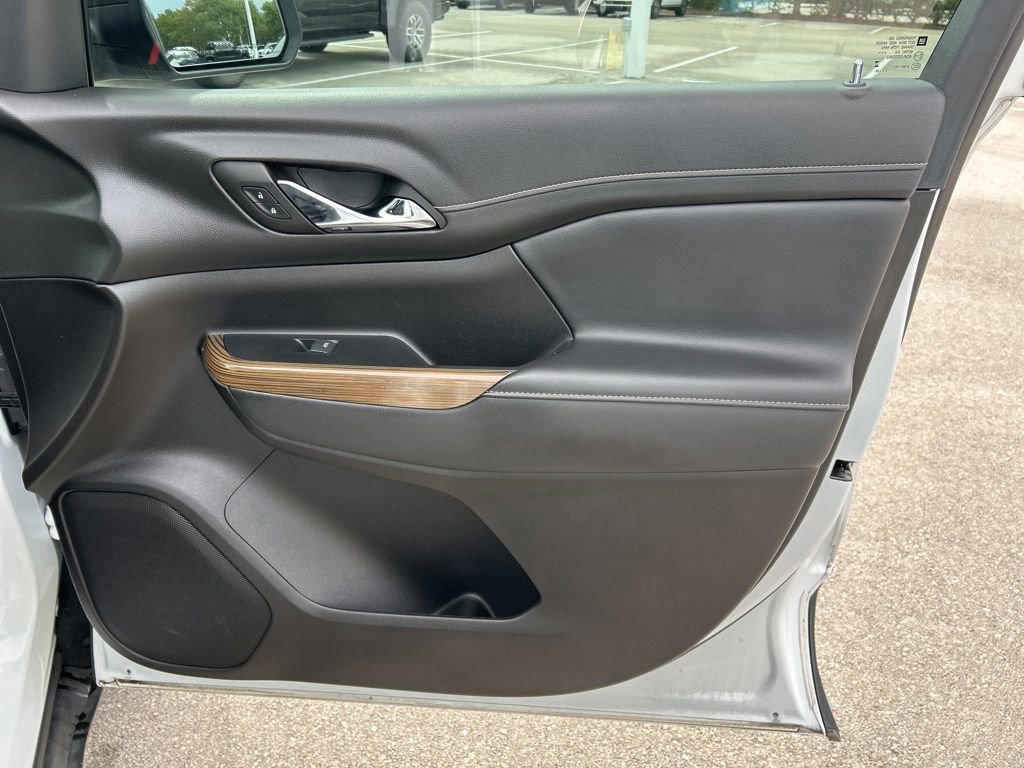 Used 2023 GMC Acadia SLE w/ Driver Convenience Package image 43