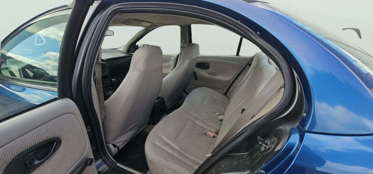 Used 2002 Saturn S-Series SL image 7