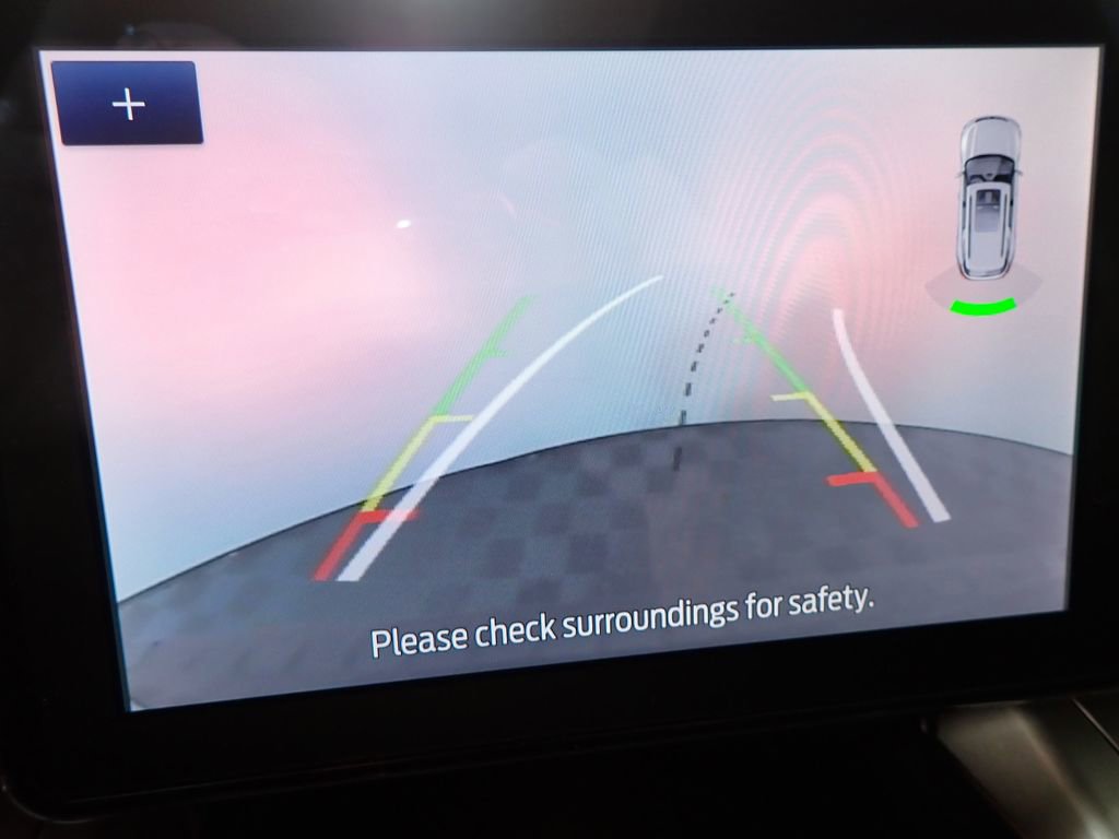 Used 2020 Ford Explorer XLT w/ Comfort Package image 4