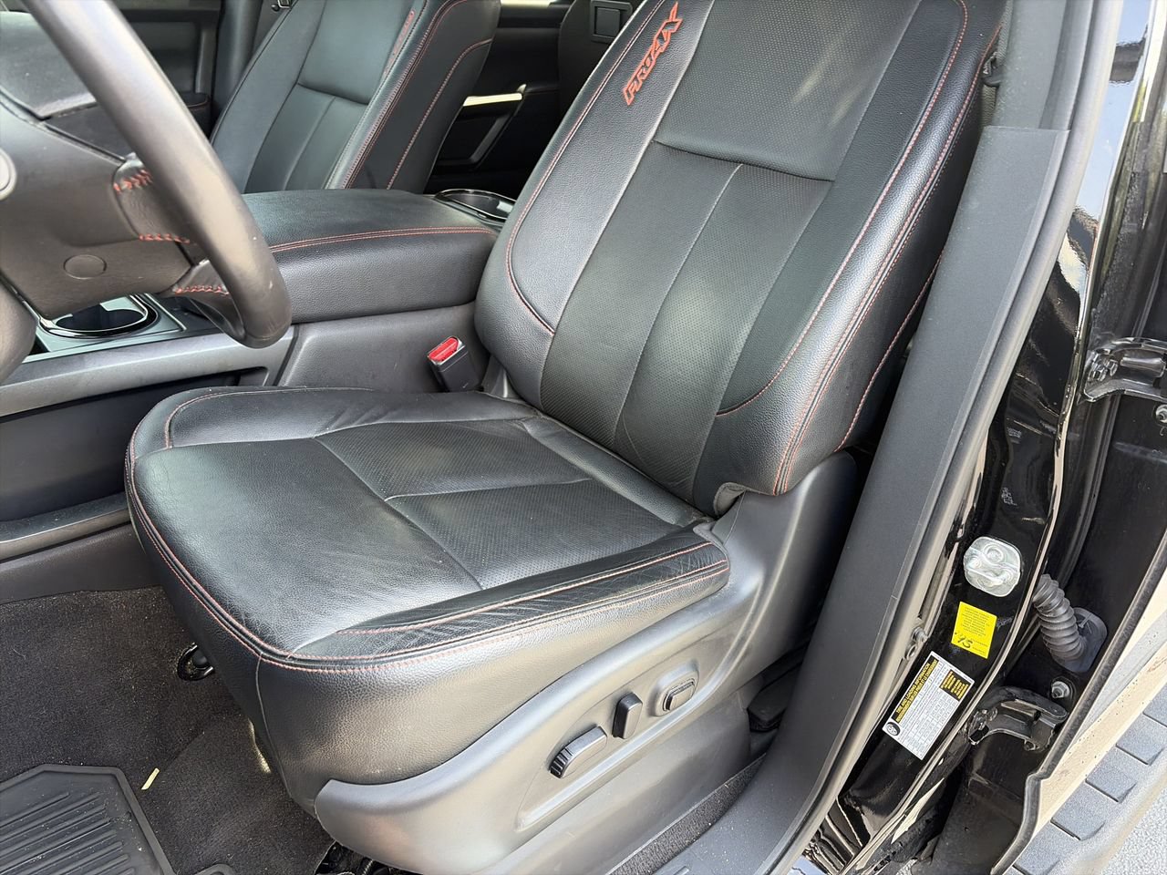 Used 2021 Nissan Titan PRO-4X w/ Pro-4x Convenience Package AWD/4WD image 31