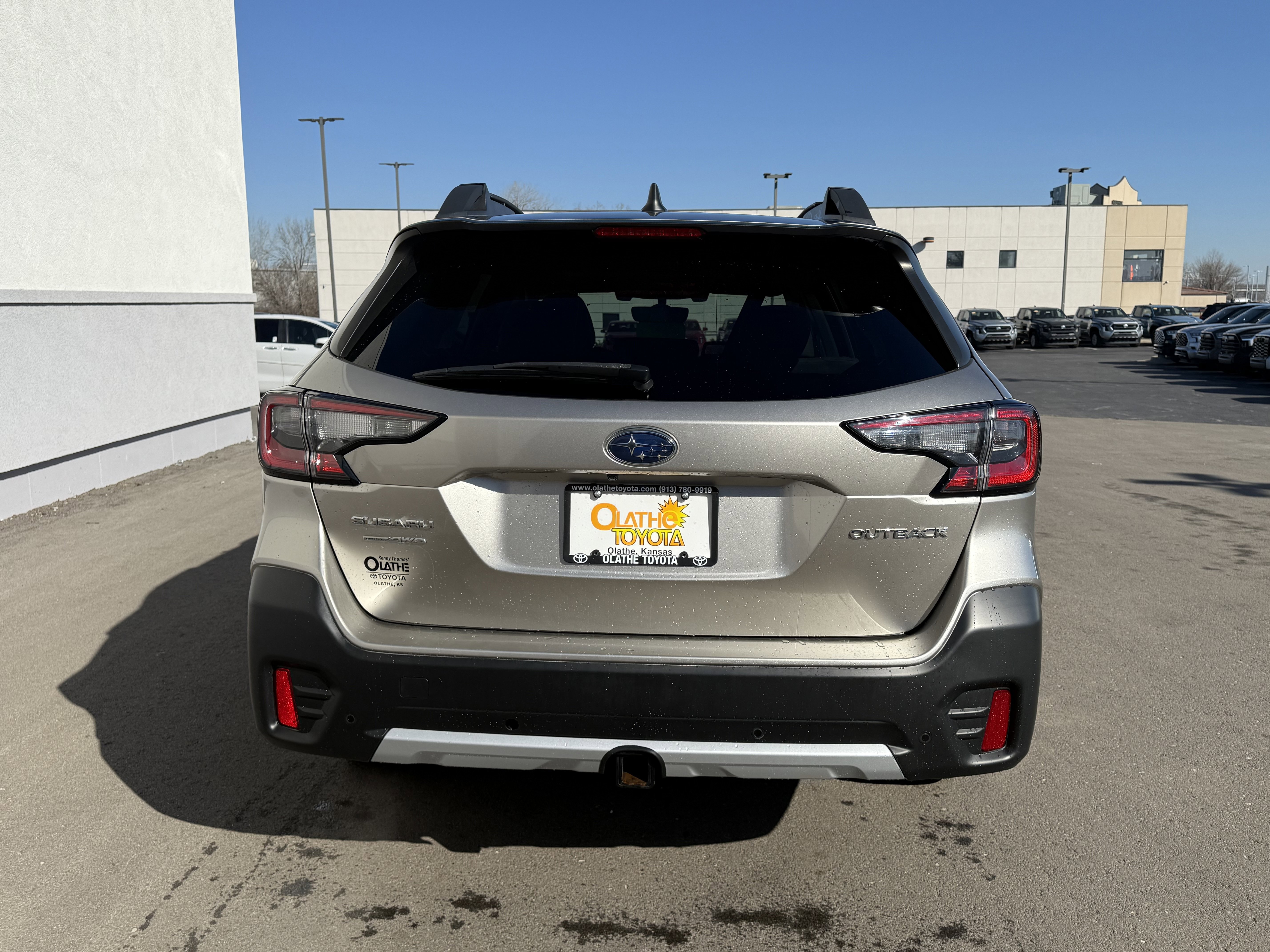Used 2020 Subaru Outback Limited image 6