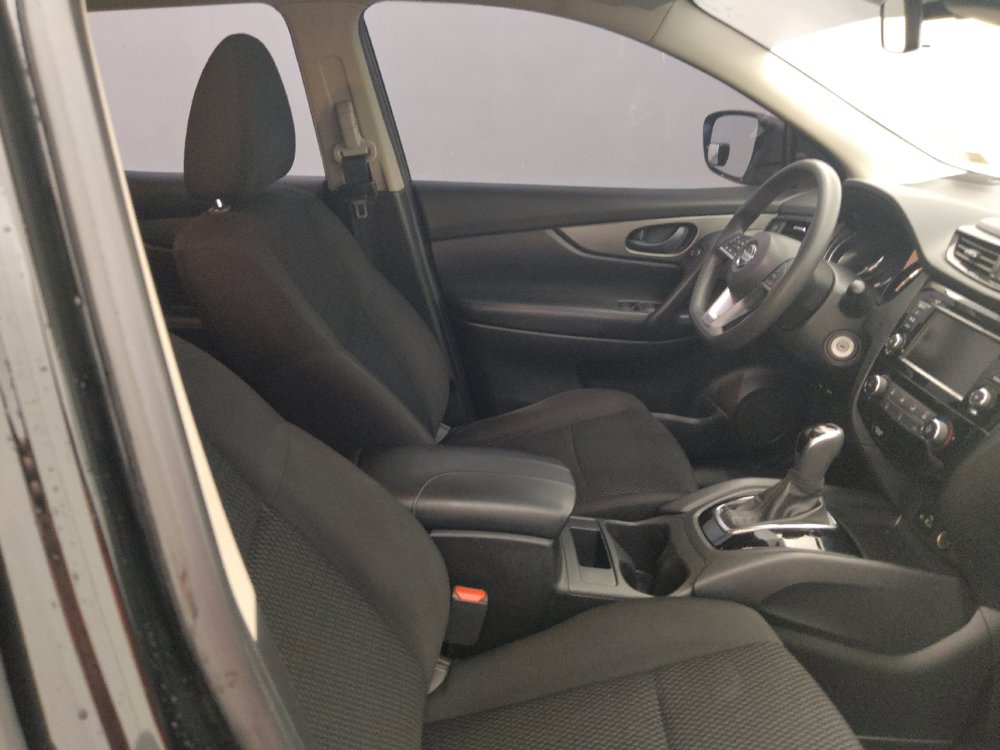 Used 2020 Nissan Rogue Sport S image 21