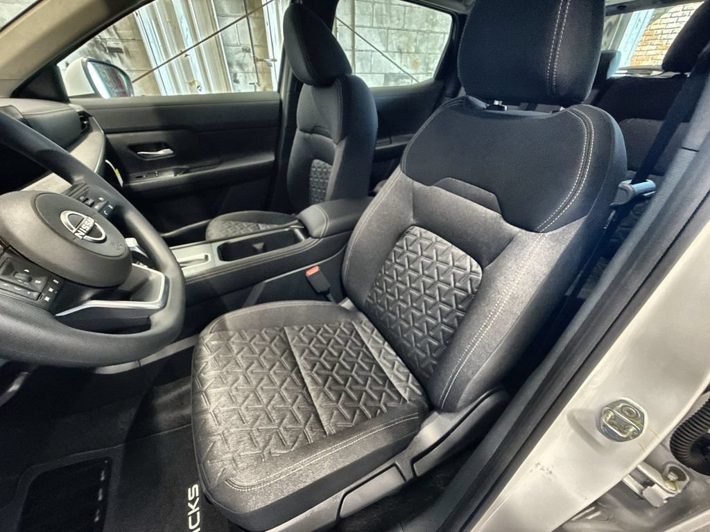 New 2025 Nissan Kicks SV w/ SV Premium Package AWD/4WD image 13