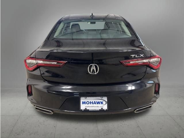 Used 2022 Acura TLX w/ Technology Package FWD image 4