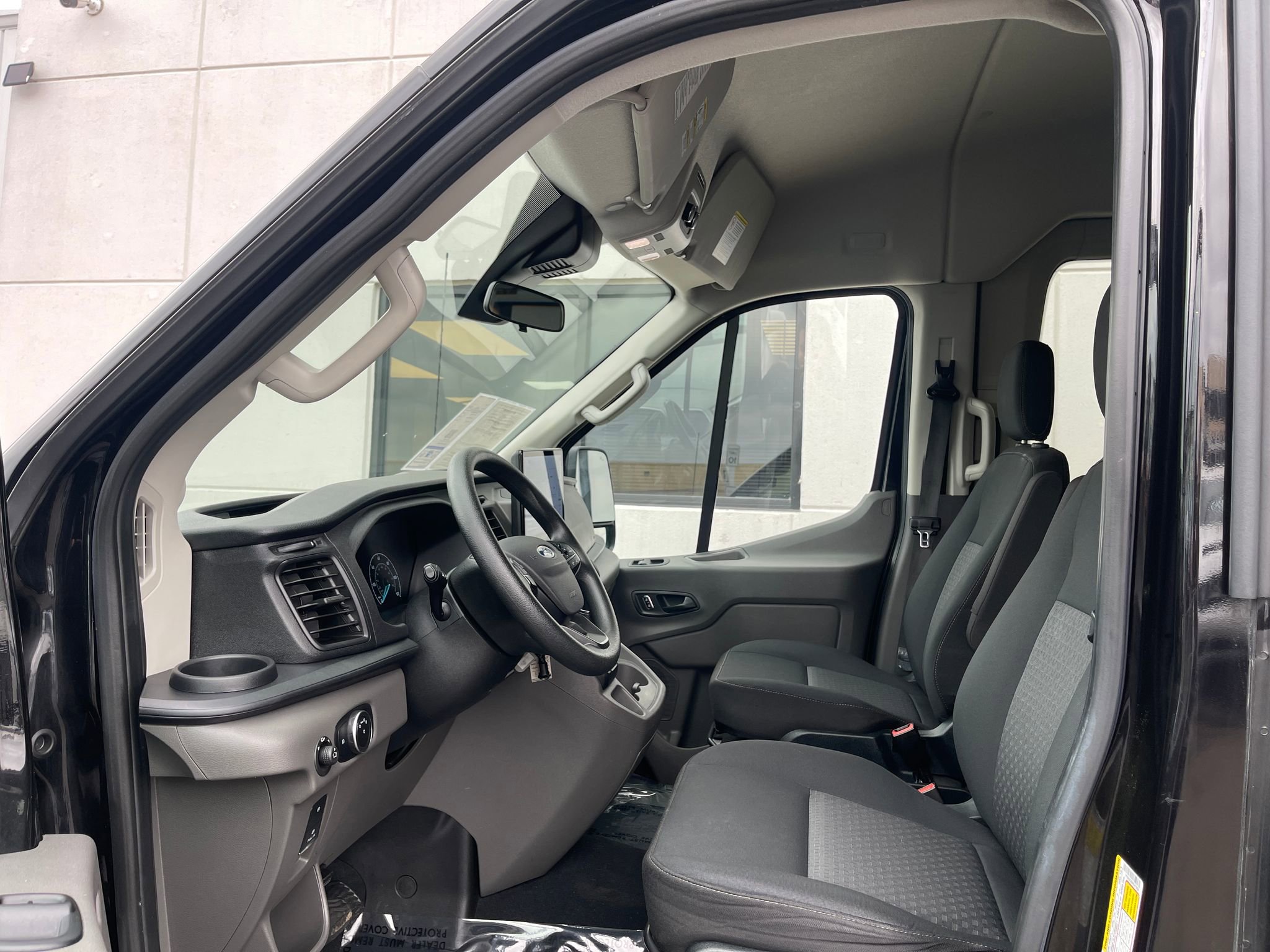 Used 2022 Ford Transit 350 XLT image 11