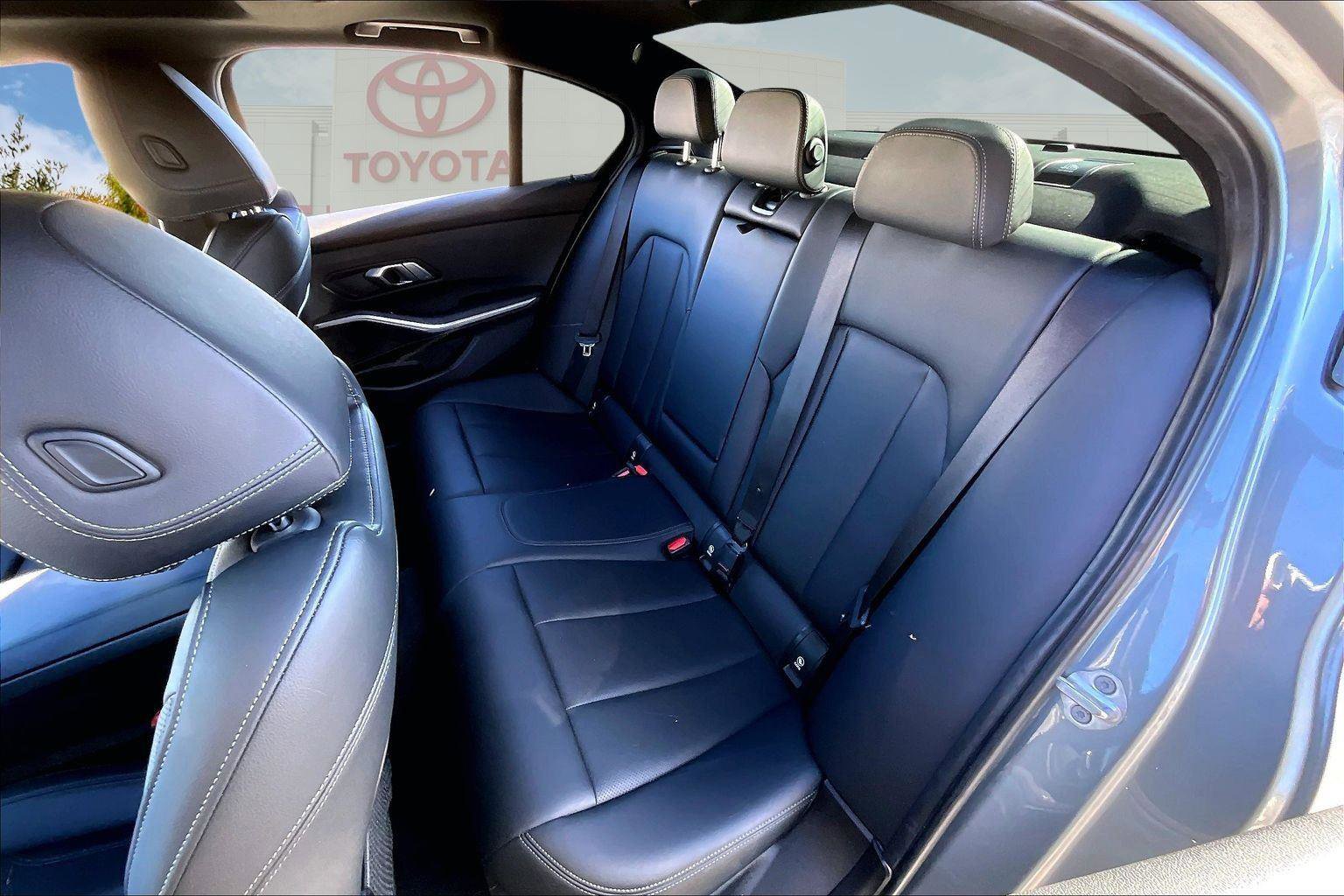 Used 2023 BMW 330i Sedan w/ Convenience Package image 25