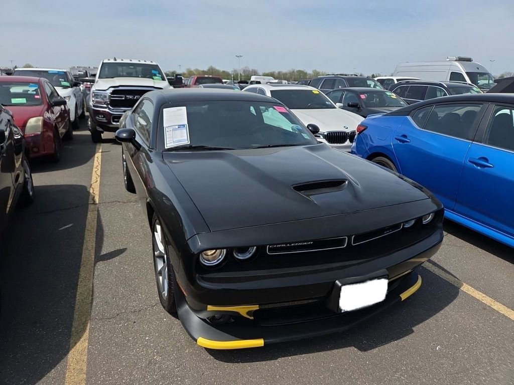 Used 2022 Dodge Challenger GT image 2