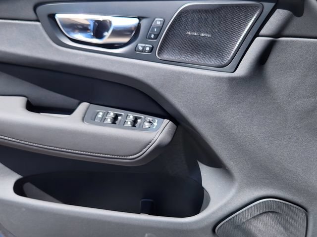 New 2026 Volvo XC60 T8 Plus w/ Climate Package AWD/4WD image 9