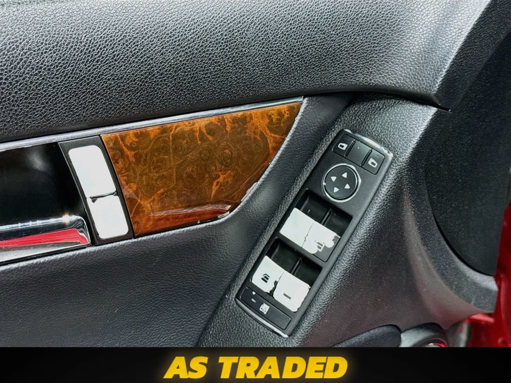 Used 2009 Mercedes-Benz C 300 Sedan image 18