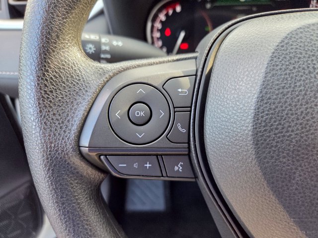 Used 2025 Toyota RAV4 XLE FWD image 34