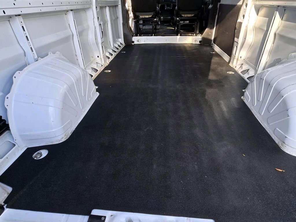 Used 2024 RAM ProMaster 2500 w/ Convenience Group image 28