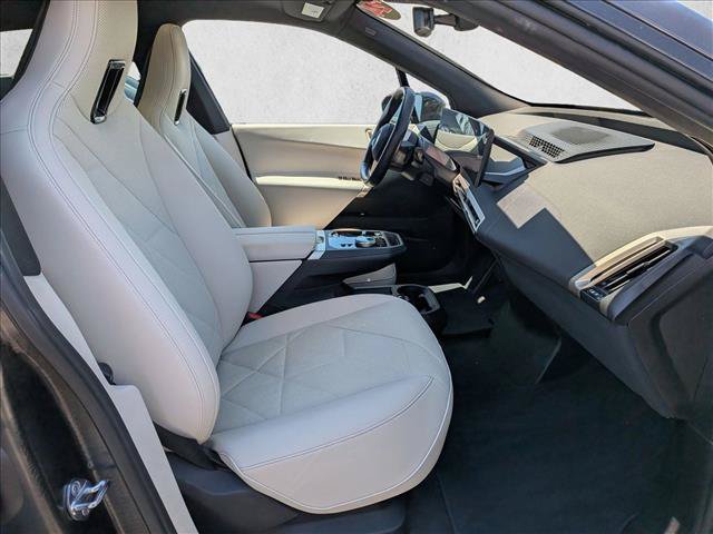 Used 2024 BMW iX xDrive50 AWD/4WD image 21