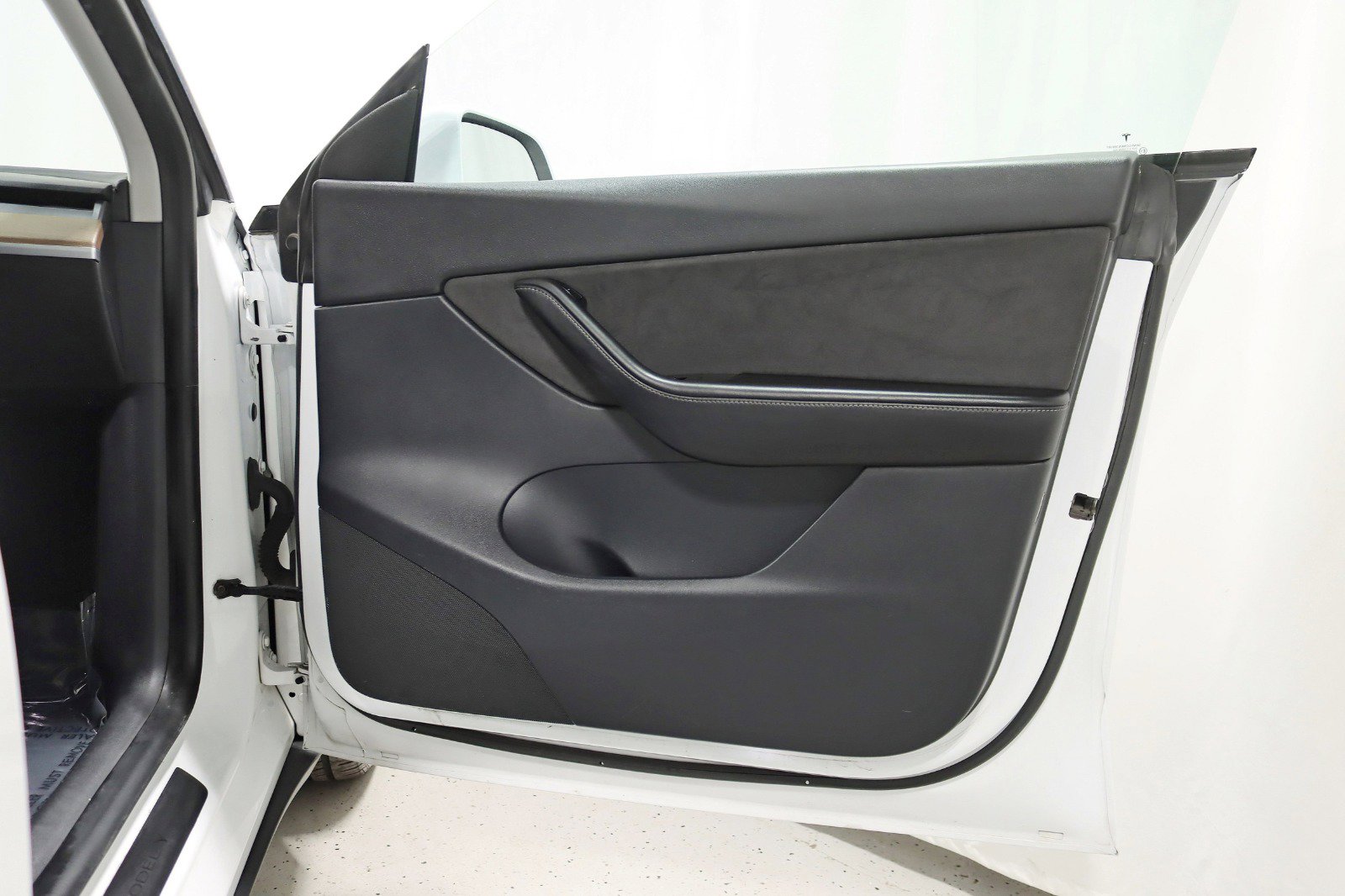 Used 2020 Tesla Model Y Long Range image 33