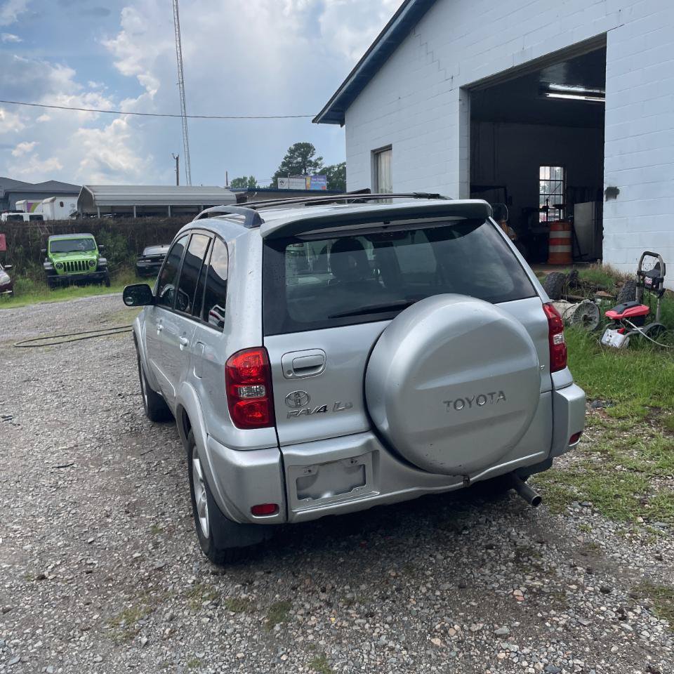 Used 2004 Toyota RAV4 4WD image 2