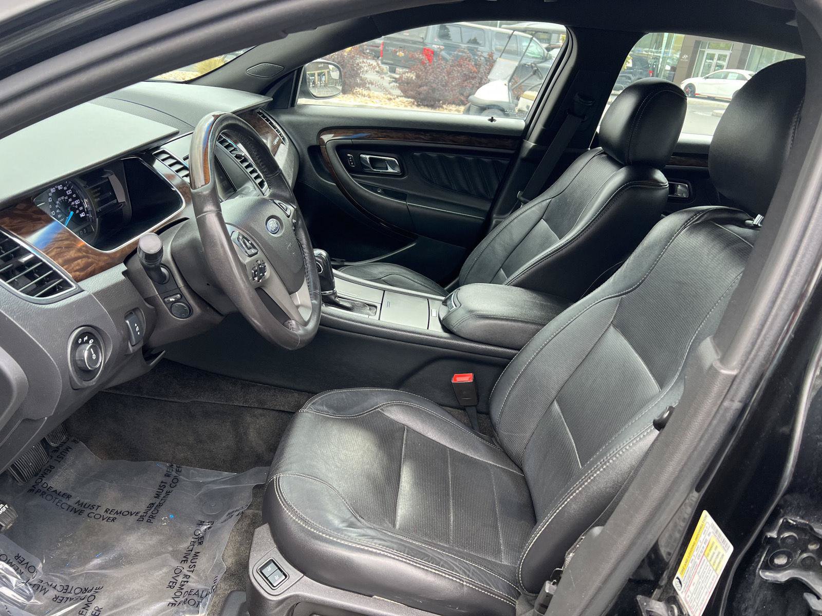 Used 2015 Ford Taurus Limited FWD image 23
